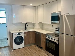 941 W Carmen Ave #1, Chicago, IL 60640