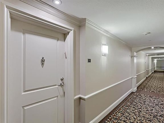 4th image of 403 S Sapodilla Ave APT 609