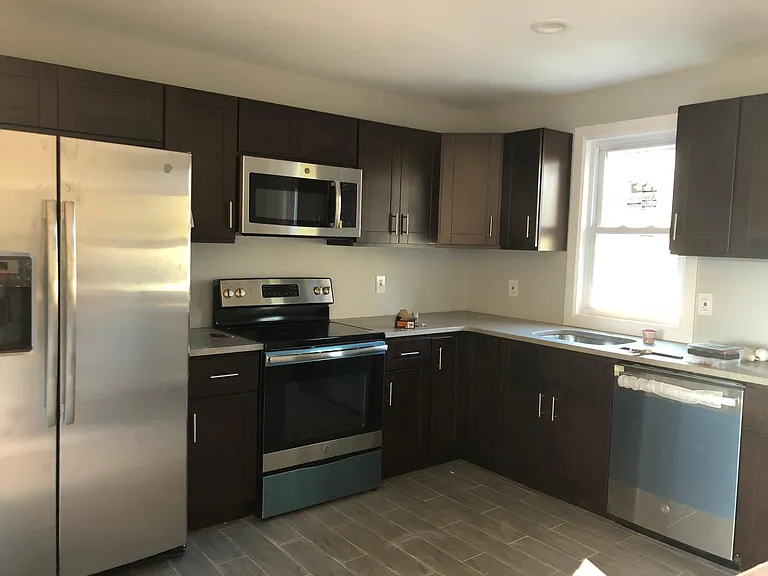 19 New York Ave — Photo 3