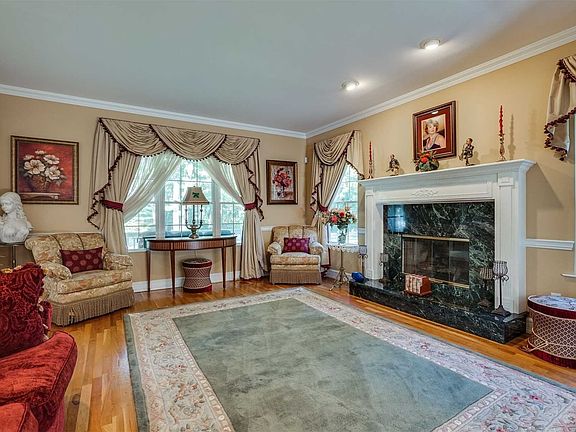 3rd image of 5 Davidson Dr