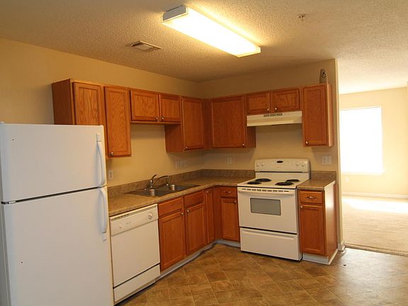5th image of 128 Swaying Pine Ct #128