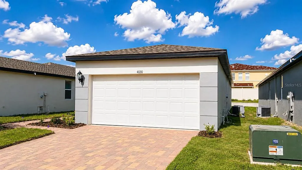 4 bed, 2.0 bath, 1688 sqft, $2,150 — Photo 2