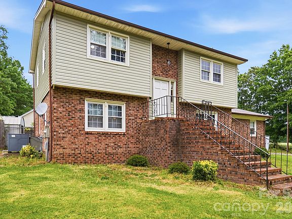 4th image of 908 Forest Dr