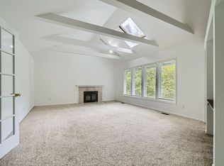 26050 SE 18th Pl, Sammamish, WA 98075