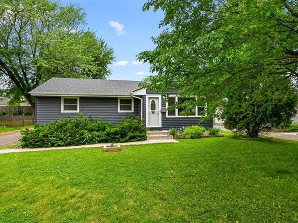 1031 Sumter Ave N, Golden Valley, MN 55427