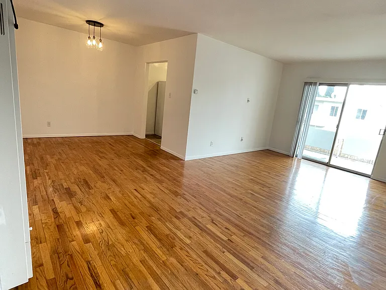 1333 N Fuller Ave #8 — Photo 5