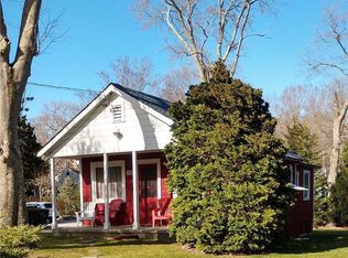 86 1/2 Park Rd, Baiting Hollow, NY 11933