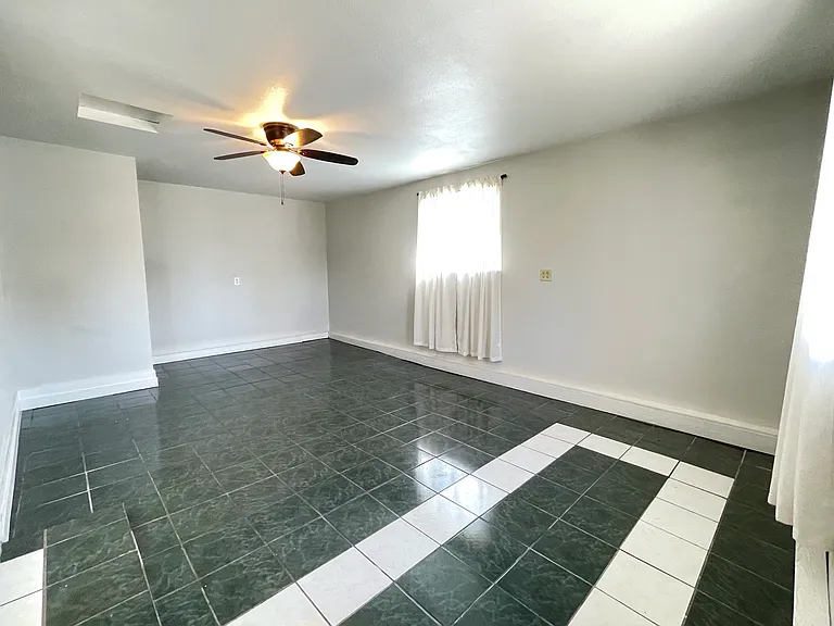 207 E Omaha St — Photo 8