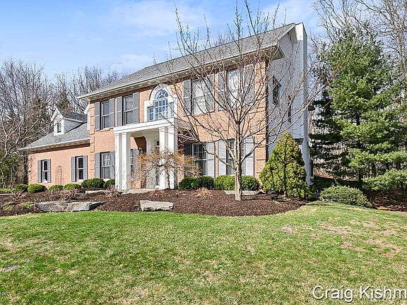 3rd image of 6459 Redington Dr SE
