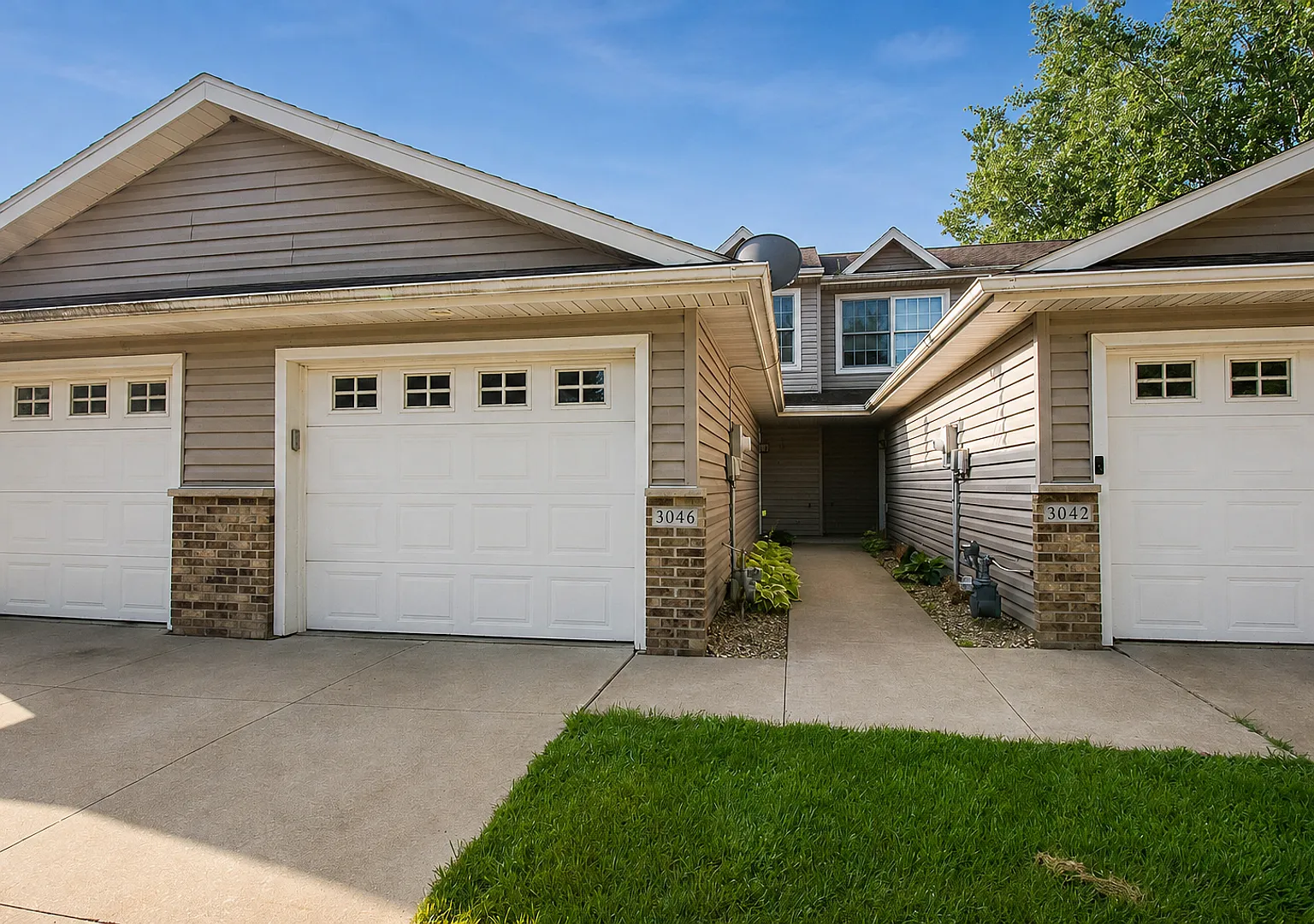 2 Bedroom Townhome off West Circle Drive — Photo 1