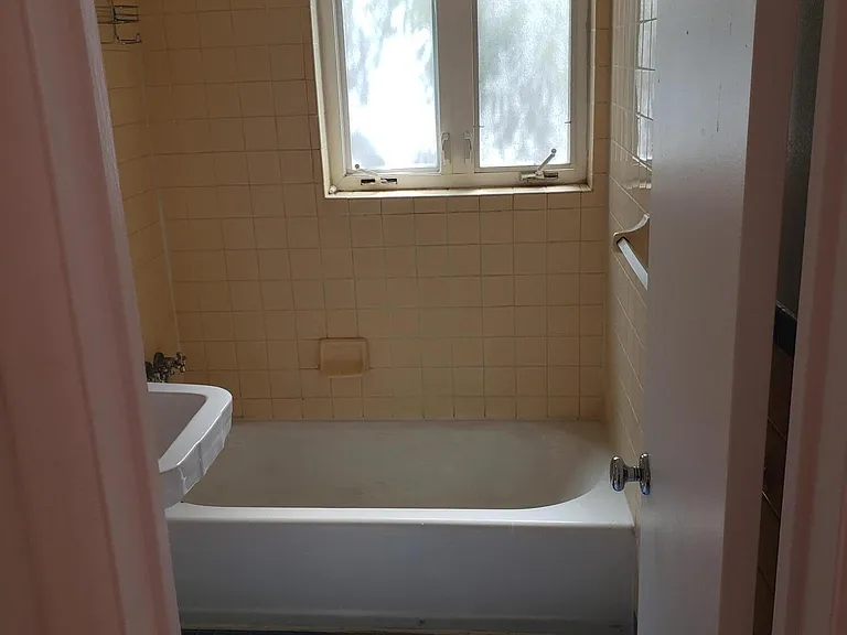 900 W Yandell Dr — Photo 10