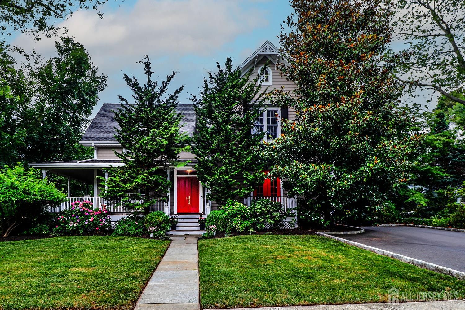 125 Hillside Ave, Metuchen, NJ 08840 | Zillow