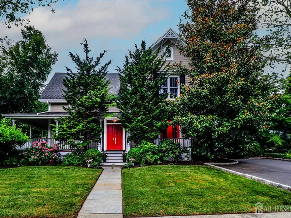 125 Hillside Ave, Metuchen, NJ 08840