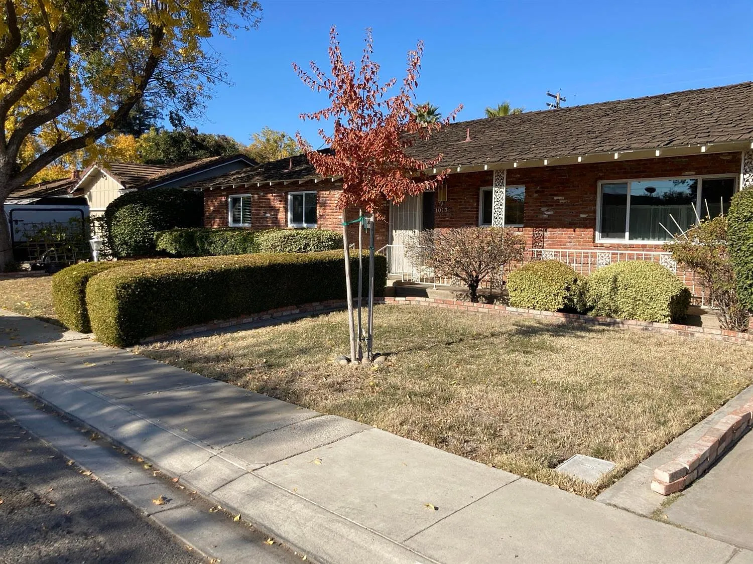 1013 Academy Ave photo 1