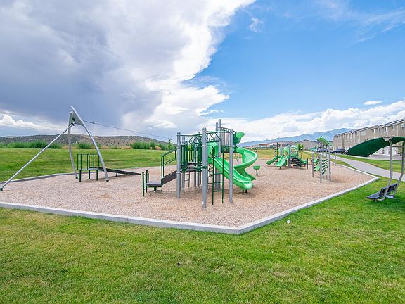 4th image of 4282 E Parnell Ln #3B-2Ba-1376Sqft