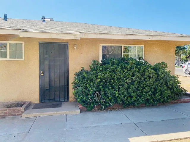 1607 Oregon St — Photo 1