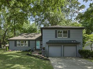 6121 W 86th St, Overland Park, KS 66207