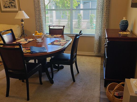 5th image of 526 Alcazar Ct