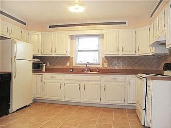 5th image of 175 Carter Cir