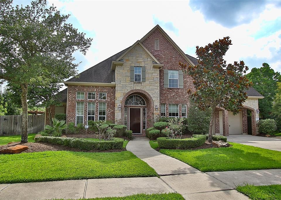 28307 Shining Creek Ln. is a beautifully maintained home on spacious corner lot. It has landscape lighting front & back.