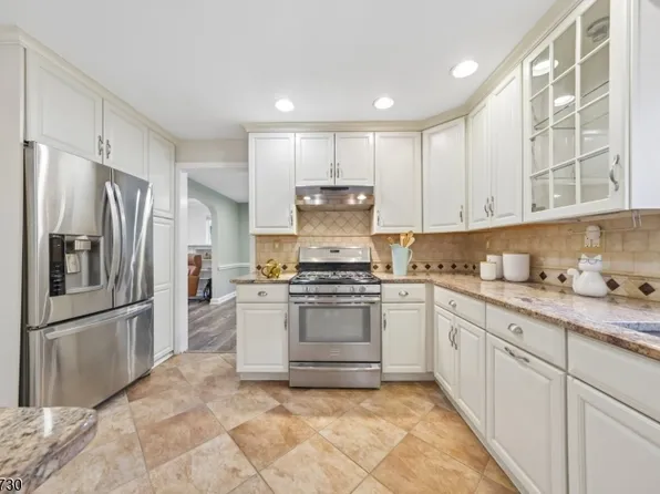 36 Amelia Ave, Livingston Twp., NJ 07039