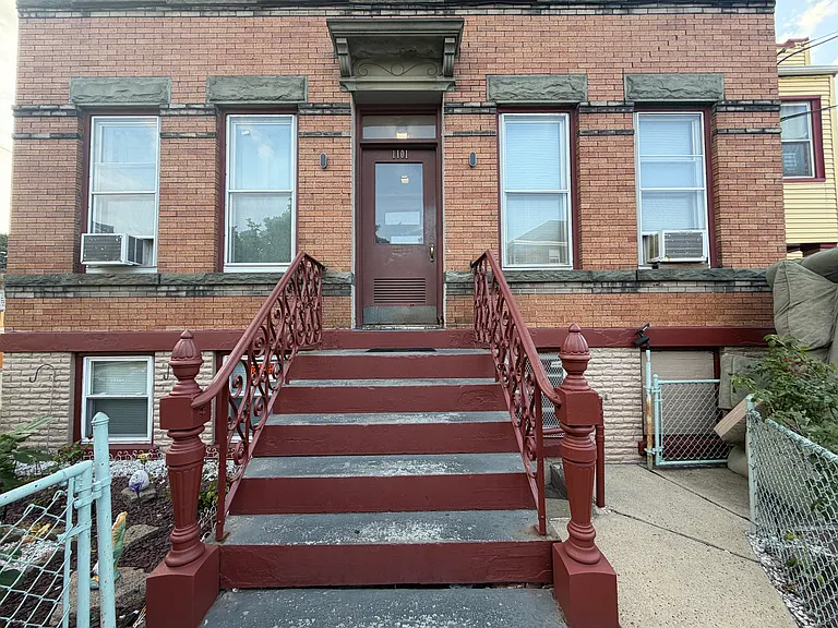 1101 43rd St #B1 — Photo 16