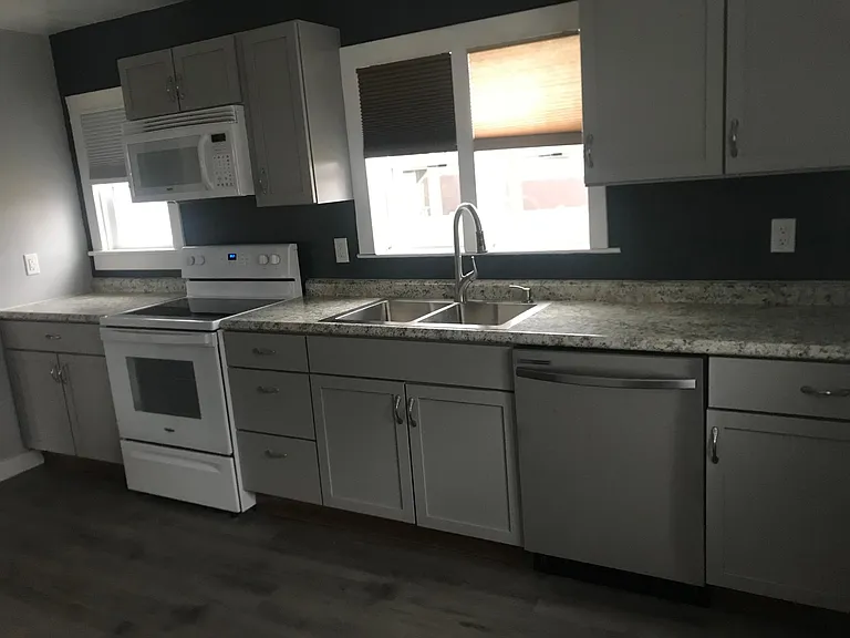 109 Drake Rd — Photo 8