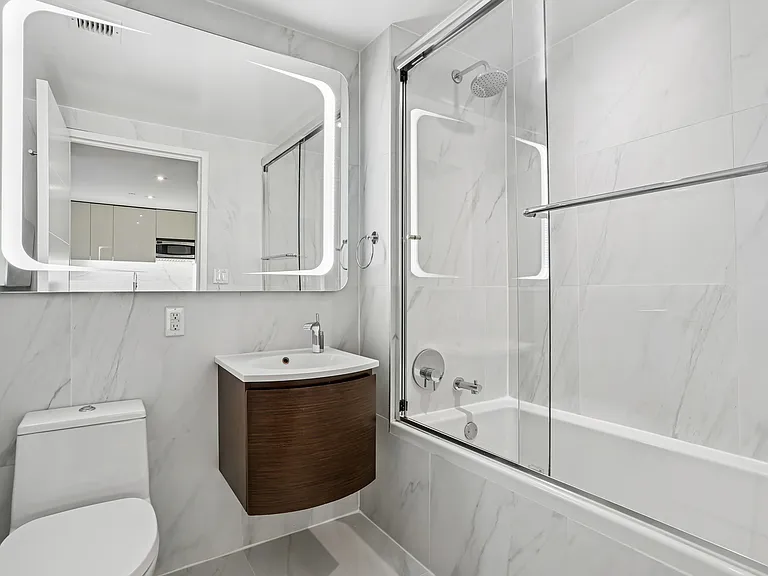 138 E 12th St #2G — Photo 8