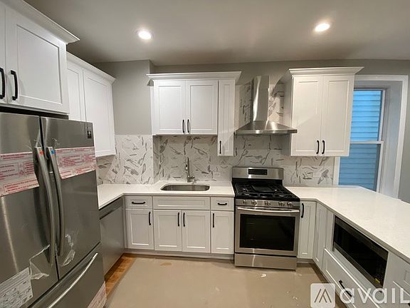 4th image of 3141 N Oakley Ave APT 2