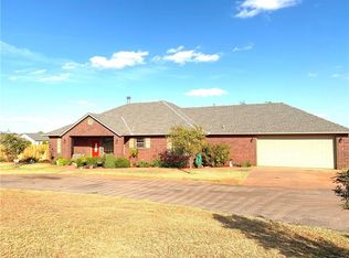 10748 N 1990th Rd, Elk City, OK 73644