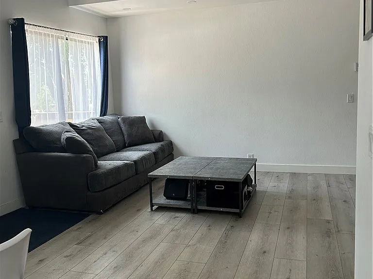 11300 Foothill Blvd #19 — Photo 4