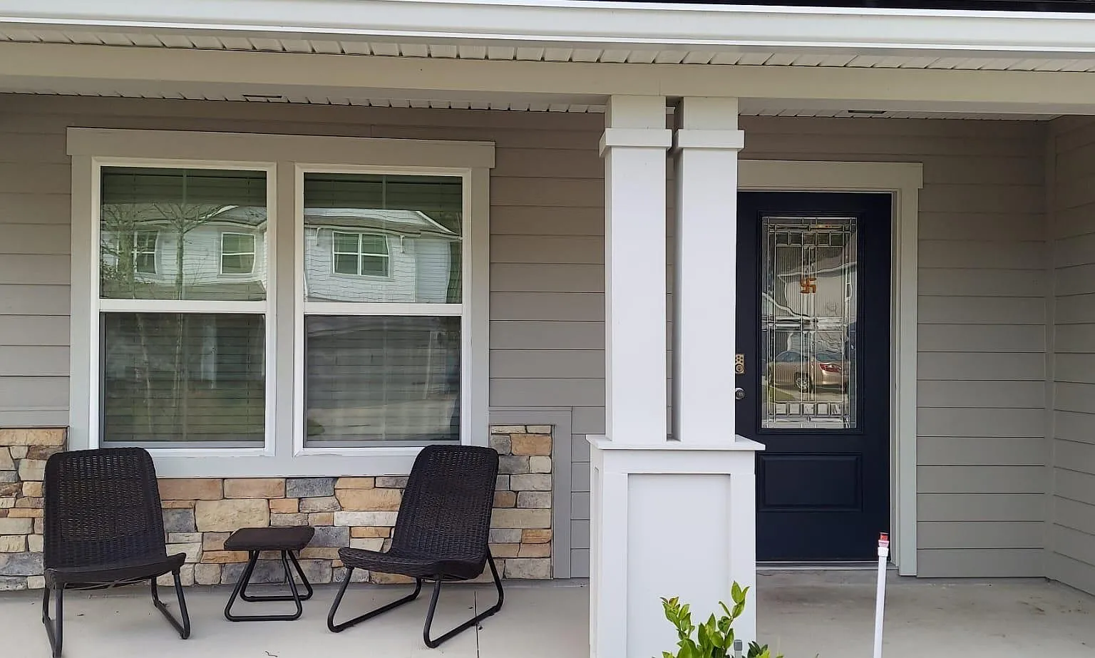 388 Glasgow Dr — Photo 3