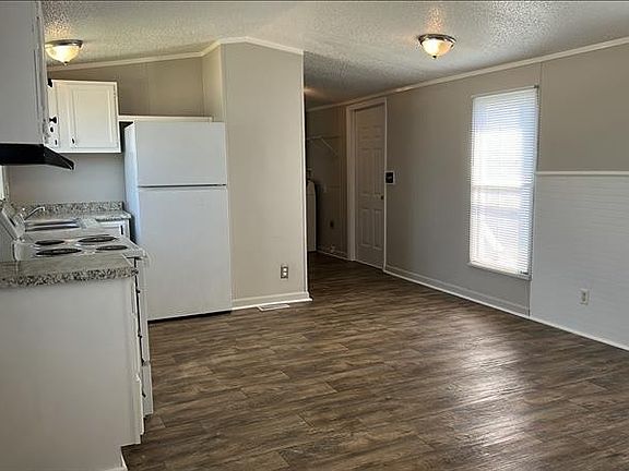 2nd image of 126 Cardinal Ln House 126