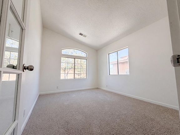 4th image of 6948 Angela Dr NE