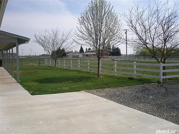 3rd image of 29765 E Chapman Way