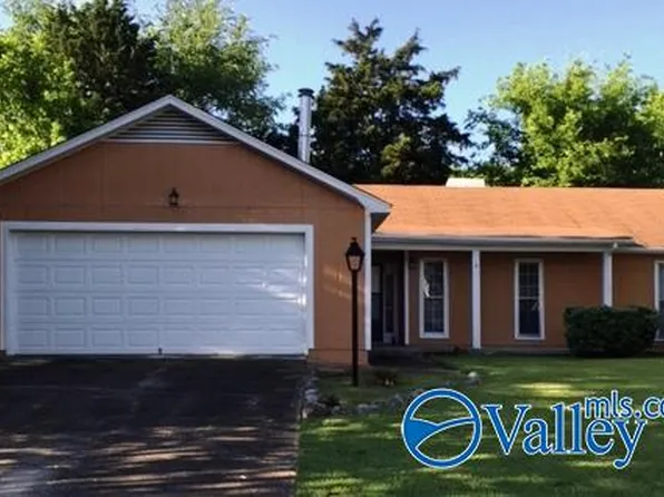 1027 Sharpsburg Dr SE, Huntsville, AL 35803