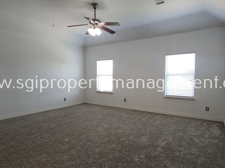 1369 Crescent Cove Dr — Photo 26