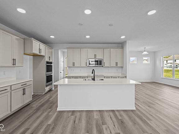 4th image of 10620 Banyan Wood Ct