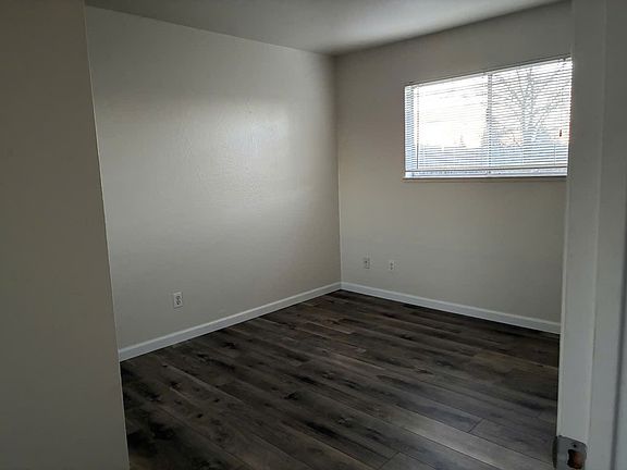 4th image of 4734 Northglen St