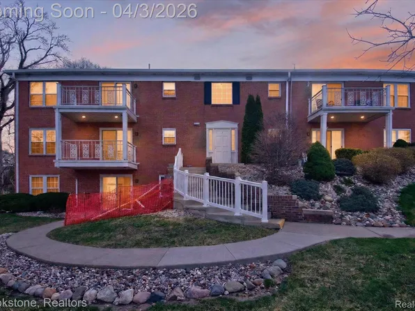 3333 Moores River Dr APT 702, Lansing, MI 48911