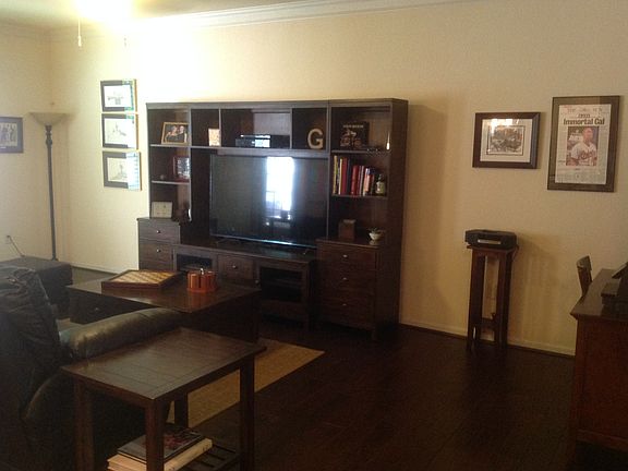 5th image of 425 Green Meadow Dr
