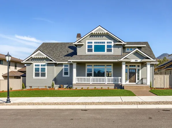 4137 Shamrock Dr, Medford, OR 97504