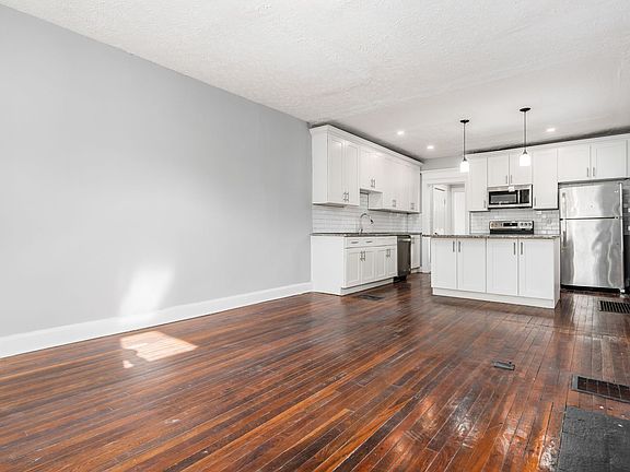3rd image of 666 Bedford Ave