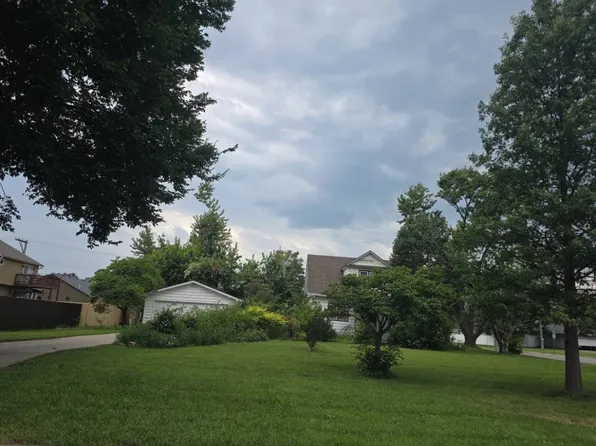 1724 S Elm St, Ottawa, KS 66067