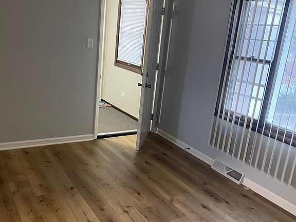 3rd image of 5 Thomas Ct APT 1E