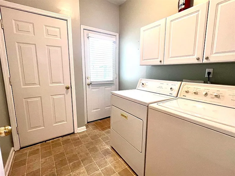 1175 Harbor River Dr — Photo 12