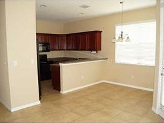 4th image of 19285 Stone Hedge Dr