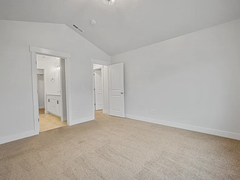 2049 N 3930 W — Photo 15