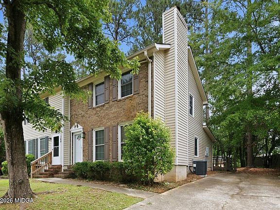 2nd image of 162 Windermere Cir