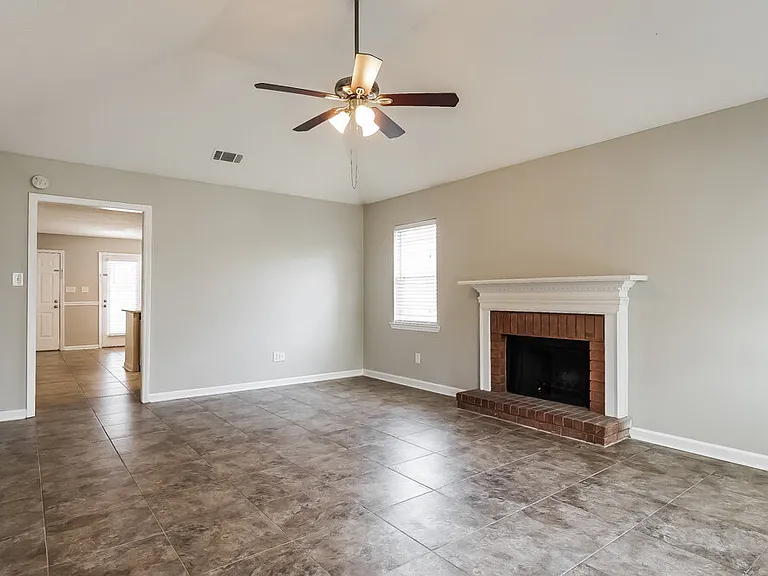 175 Cedar Bend Dr — Photo 4